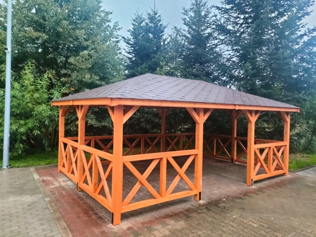 Houten overkapping in de tuin